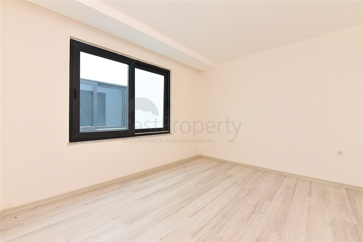 3+1 Penthouse im Stadtteil Kargicak mit der Möglichkeit, die türkische Staatsbürgerschaft zu erhalten