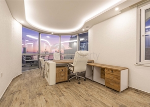 Geräumige zweistöckige Villa mit Panoramablick auf das Mittelmeer