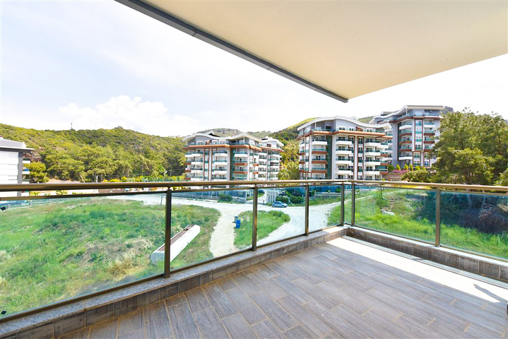 2+1 Apartment in der malerischen Gegend von Kargicak, nur 300 m vom Meer entfernt