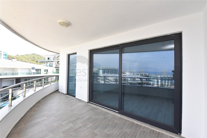 Neue Wohnung mit herrlichem Blick im Stadtteil Kargicak