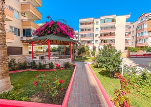 Möblierte 2+1-Wohnung in Mahmutlar