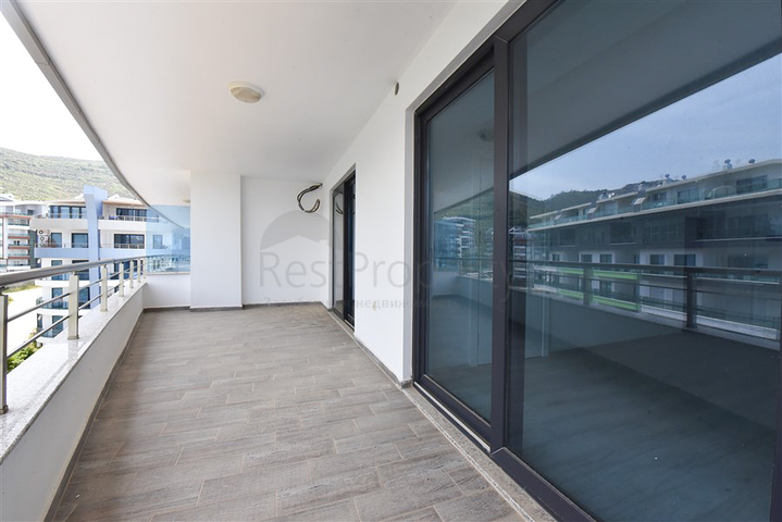 Luxuriöses Penthouse mit Blick auf das Mittelmeer im Stadtteil Kargicak