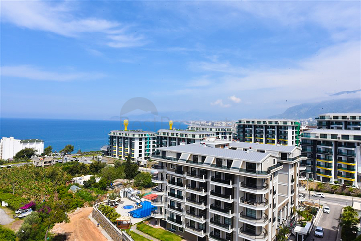 Luxuriöses Penthouse mit Blick auf das Mittelmeer im Stadtteil Kargicak