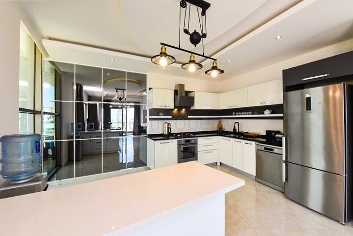 Geräumiges 3+1 Penthouse im Stadtteil Mahmutlar