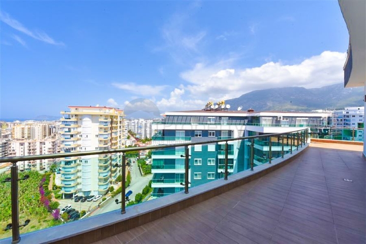 Geräumiges 3+1 Penthouse im Stadtteil Mahmutlar