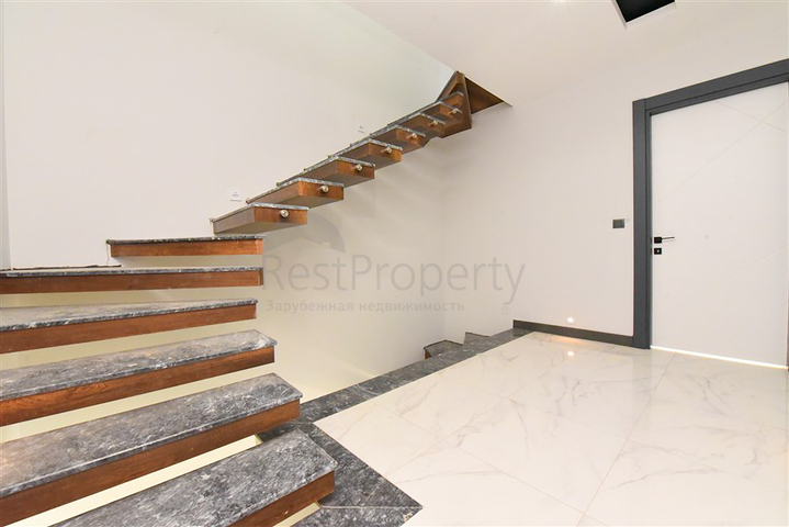 4+1 Villa für eine große Familie 