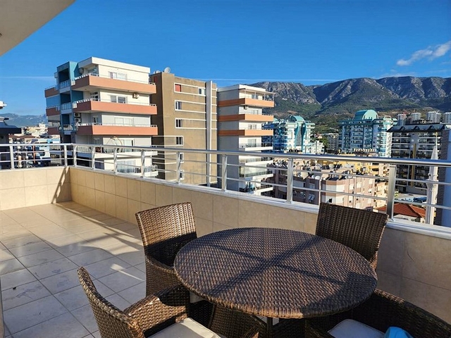 Geräumiges 3+1 Apartment mit Panoramablick auf das Meer