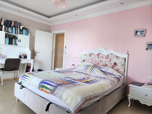 Geräumiges 3+1 Apartment mit Panoramablick auf das Meer