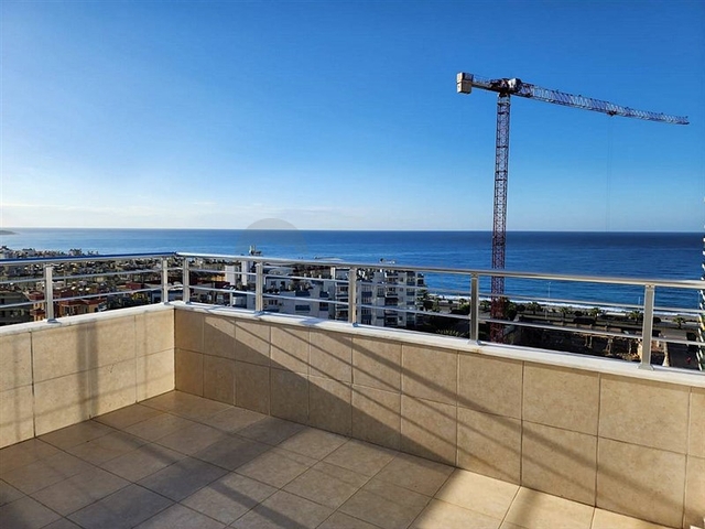 Geräumiges 3+1 Apartment mit Panoramablick auf das Meer