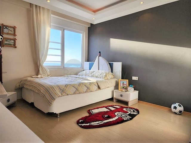 Geräumiges 3+1 Apartment mit Panoramablick auf das Meer