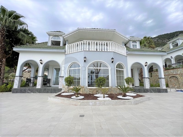 3+1 Villa mit Panoramablick auf das Meer mit der Möglichkeit der türkischen Staatsbürgerschaft