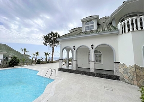 3+1 Villa mit Panoramablick auf das Meer mit der Möglichkeit der türkischen Staatsbürgerschaft