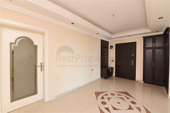 Geräumige 4+1-Wohnung an der ersten Küste in der Nähe von Oba