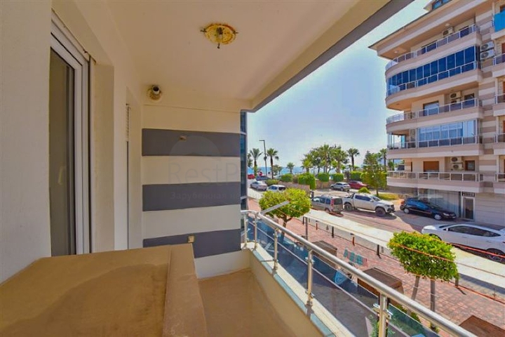 Geräumige 4+1-Wohnung an der ersten Küste in der Nähe von Oba