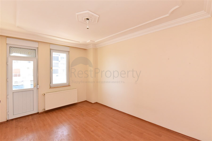 Geräumige 4+1-Wohnung an der ersten Küste in der Nähe von Oba