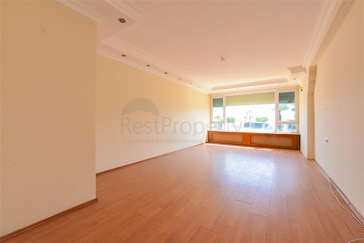 Geräumige 4+1-Wohnung an der ersten Küste in der Nähe von Oba