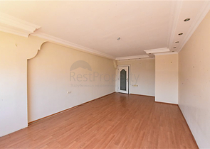 Geräumige 4+1-Wohnung an der ersten Küste in der Nähe von Oba