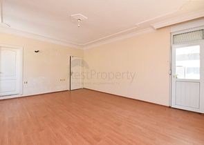 Geräumige 4+1-Wohnung an der ersten Küste in der Nähe von Oba