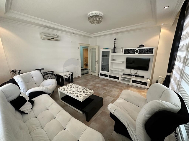 2+1 Apartment mit separater Küche im Zentrum von Alanya