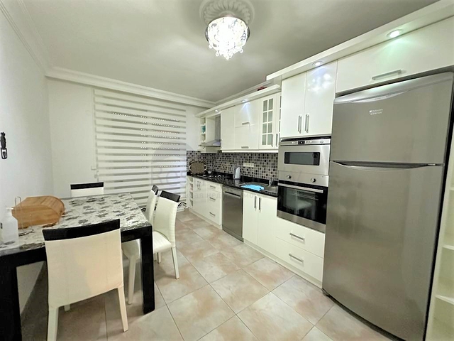 2+1 Apartment mit separater Küche im Zentrum von Alanya