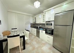 2+1 Apartment mit separater Küche im Zentrum von Alanya