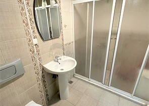 2+1 Apartment mit separater Küche im Zentrum von Alanya