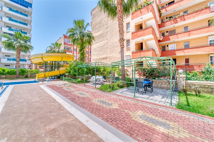 Geräumige Wohnung im Stadtteil Mahmutlar mit Meer- und Bergblick