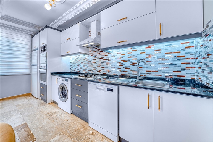 Geräumige Wohnung im Stadtteil Mahmutlar mit Meer- und Bergblick