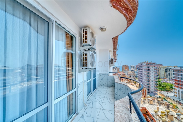 Geräumige Wohnung im Stadtteil Mahmutlar mit Meer- und Bergblick