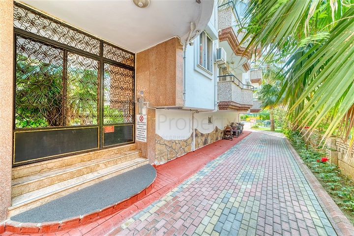 Geräumige Wohnung im Stadtteil Mahmutlar mit Meer- und Bergblick