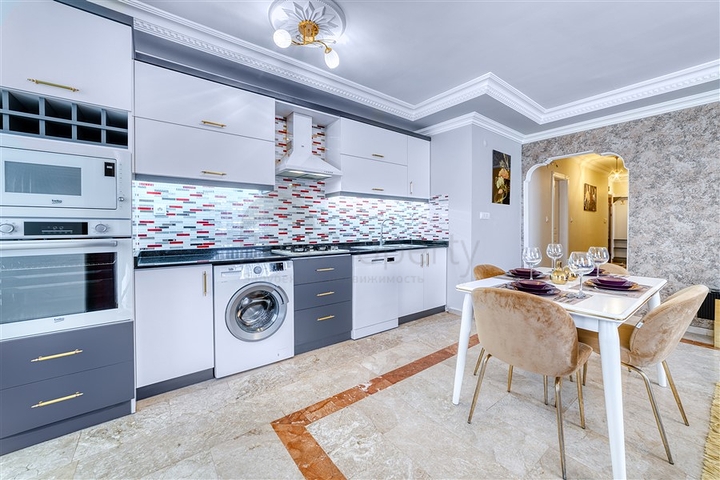 Geräumige Wohnung im Stadtteil Mahmutlar mit Meer- und Bergblick