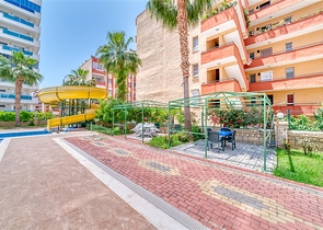 Geräumige Wohnung im Stadtteil Mahmutlar mit Meer- und Bergblick