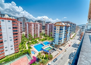 Geräumige Wohnung im Stadtteil Mahmutlar mit Meer- und Bergblick