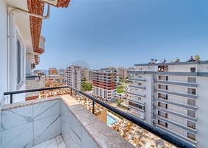 Geräumige Wohnung im Stadtteil Mahmutlar mit Meer- und Bergblick