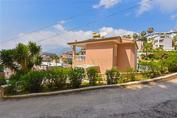 Stadthaus 2+1 600 m vom Meer entfernt im Stadtteil Kargicak Stadthaus 2+1 600 m vom Meer entfernt im Stadtteil Kargicak