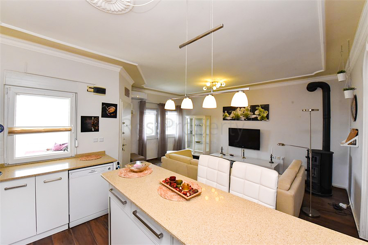 Stadthaus 2+1 600 m vom Meer entfernt im Stadtteil Kargicak Stadthaus 2+1 600 m vom Meer entfernt im Stadtteil Kargicak