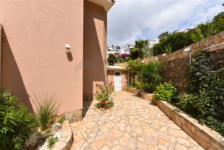 Stadthaus 2+1 600 m vom Meer entfernt im Stadtteil Kargicak Stadthaus 2+1 600 m vom Meer entfernt im Stadtteil Kargicak