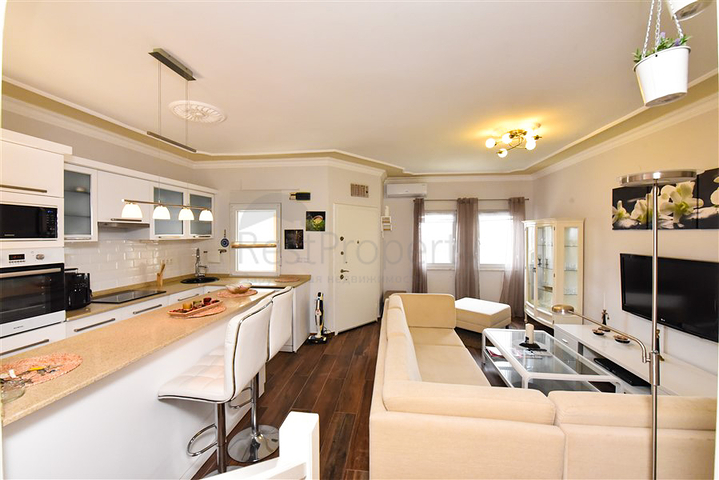 Stadthaus 2+1 600 m vom Meer entfernt im Stadtteil Kargicak Stadthaus 2+1 600 m vom Meer entfernt im Stadtteil Kargicak