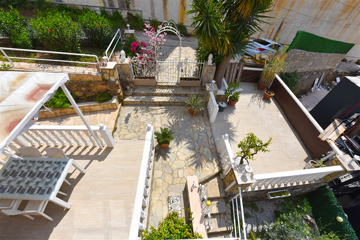 Stadthaus 2+1 600 m vom Meer entfernt im Stadtteil Kargicak Stadthaus 2+1 600 m vom Meer entfernt im Stadtteil Kargicak