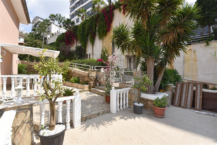 Stadthaus 2+1 600 m vom Meer entfernt im Stadtteil Kargicak Stadthaus 2+1 600 m vom Meer entfernt im Stadtteil Kargicak