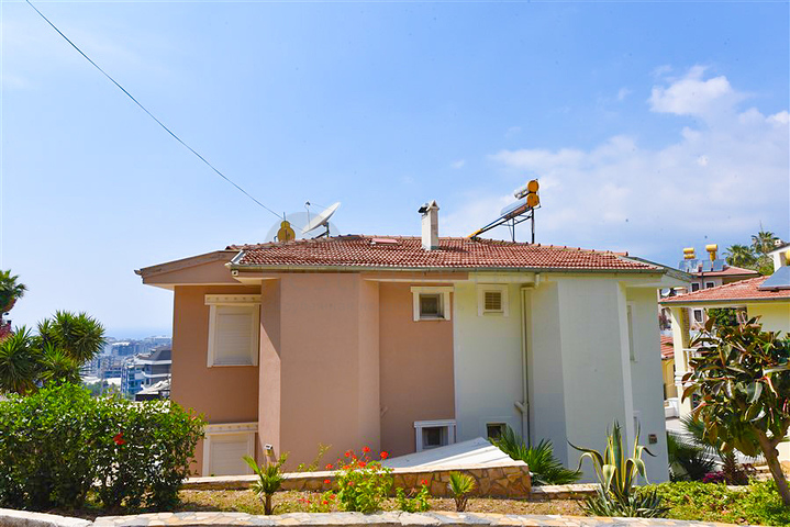 Stadthaus 2+1 600 m vom Meer entfernt im Stadtteil Kargicak Stadthaus 2+1 600 m vom Meer entfernt im Stadtteil Kargicak