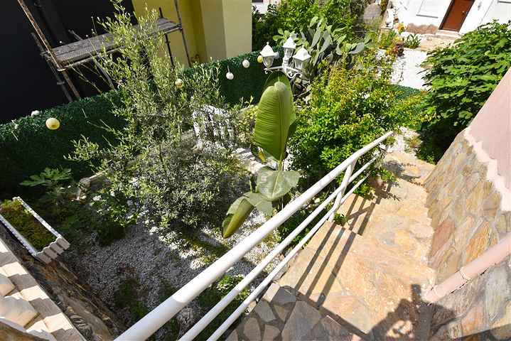 Stadthaus 2+1 600 m vom Meer entfernt im Stadtteil Kargicak Stadthaus 2+1 600 m vom Meer entfernt im Stadtteil Kargicak