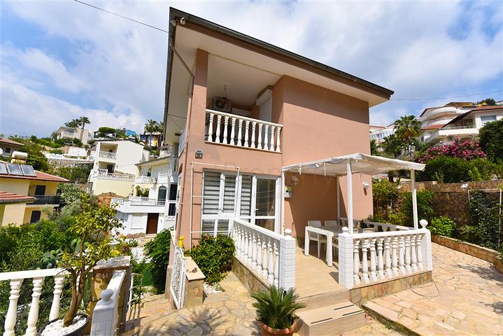 Stadthaus 2+1 600 m vom Meer entfernt im Stadtteil Kargicak Stadthaus 2+1 600 m vom Meer entfernt im Stadtteil Kargicak