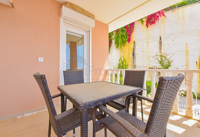 Stadthaus 2+1 600 m vom Meer entfernt im Stadtteil Kargicak Stadthaus 2+1 600 m vom Meer entfernt im Stadtteil Kargicak