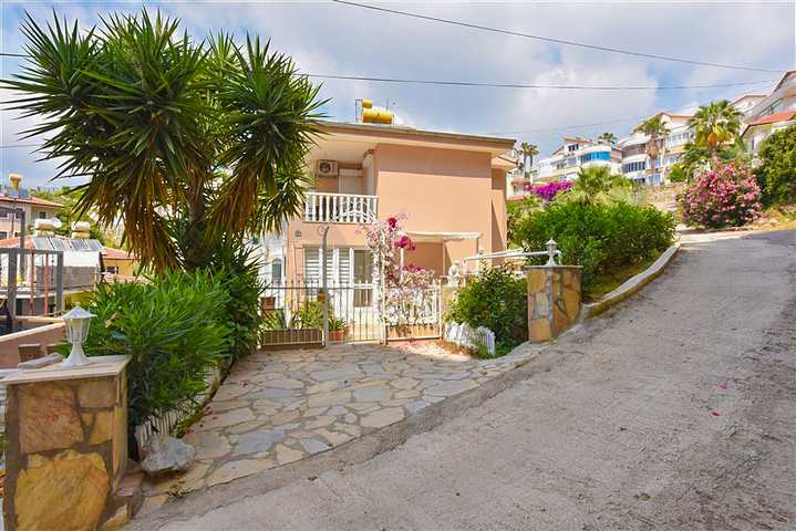 Stadthaus 2+1 600 m vom Meer entfernt im Stadtteil Kargicak Stadthaus 2+1 600 m vom Meer entfernt im Stadtteil Kargicak