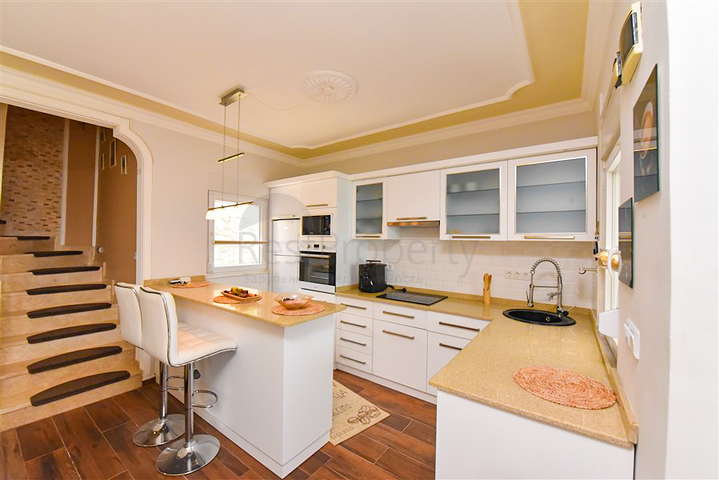 Stadthaus 2+1 600 m vom Meer entfernt im Stadtteil Kargicak Stadthaus 2+1 600 m vom Meer entfernt im Stadtteil Kargicak