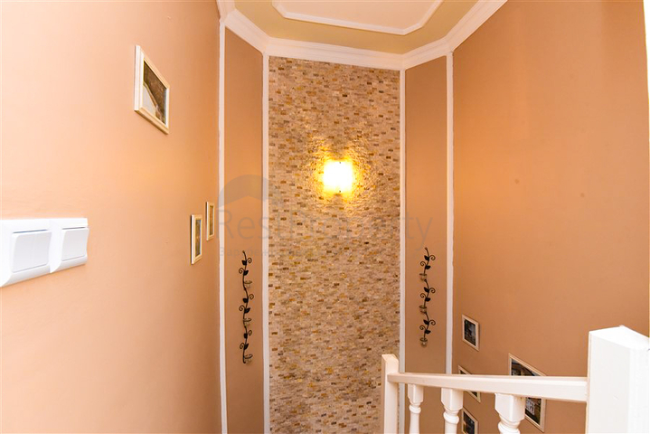 Stadthaus 2+1 600 m vom Meer entfernt im Stadtteil Kargicak Stadthaus 2+1 600 m vom Meer entfernt im Stadtteil Kargicak