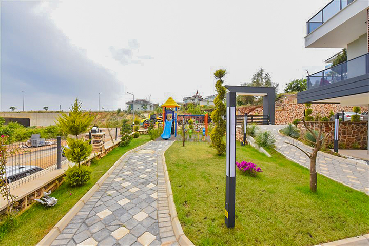 Möbliertes Penthouse 2+1 für langfristige Miete in der Gegend von Oba