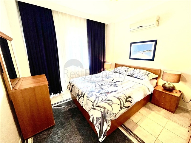 Geräumiges Penthouse vom Eigentümer 4+1, 300 Meter vom Meer entfernt in der Nähe von Oba