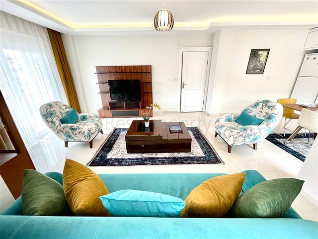 Geräumiges Penthouse vom Eigentümer 4+1, 300 Meter vom Meer entfernt in der Nähe von Oba